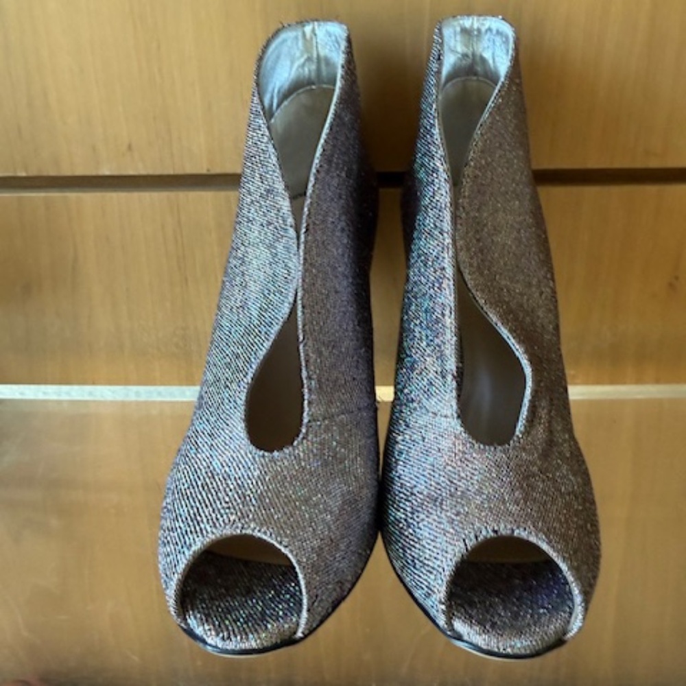 Virtually New Gianvito Rossi Iridescent Silver Peep Toe Booties - Size 37